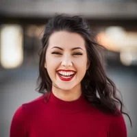 Ayşe K.